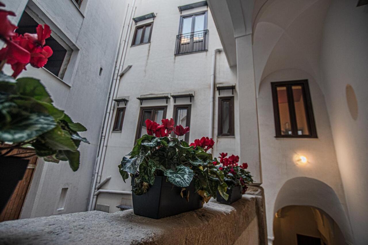 Sant'Andrea - Luxury Rooms In Vucciria Палермо Екстериор снимка